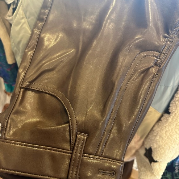 Abercrombie & Fitch brown Vegan Leather pants size 2S/26 - Picture 4 of 4